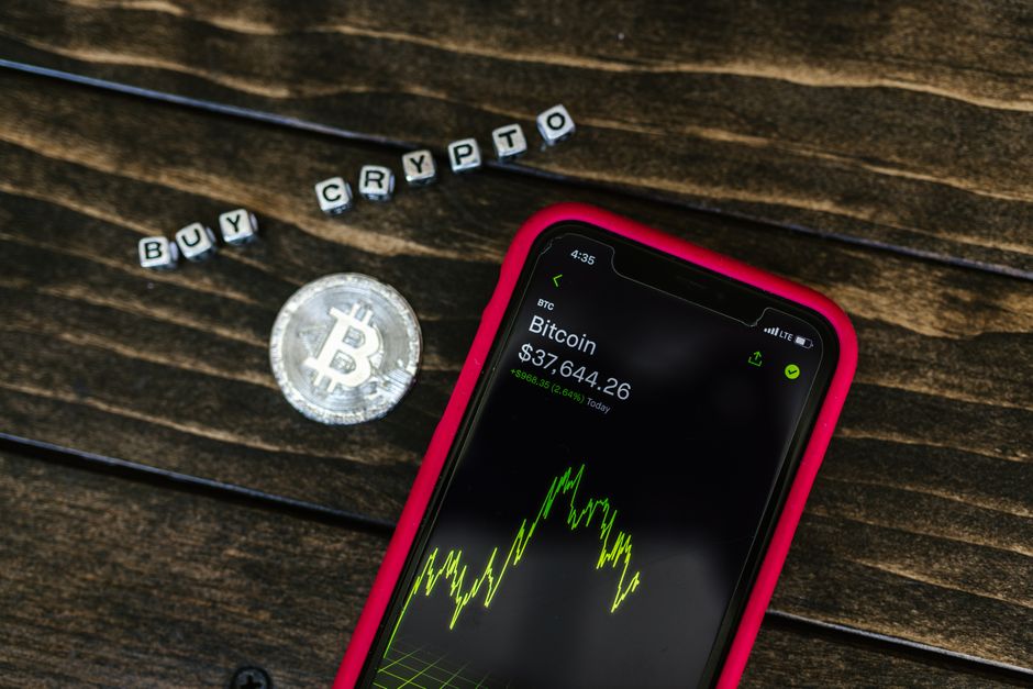 Bybit vs Bitget vs WEEX comparison, crypto trading charts on a smartphone for beginners