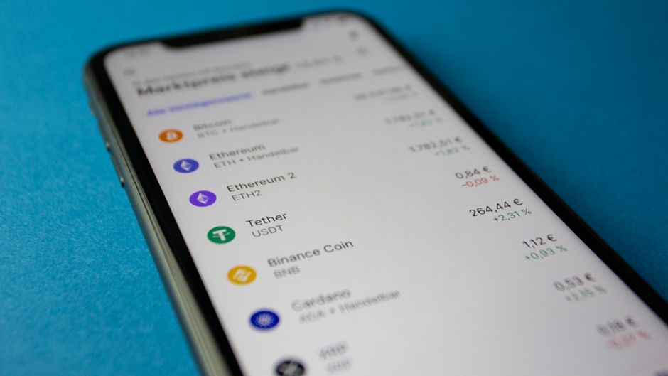 How to make money trading crypto in Ghana on a mobile phone